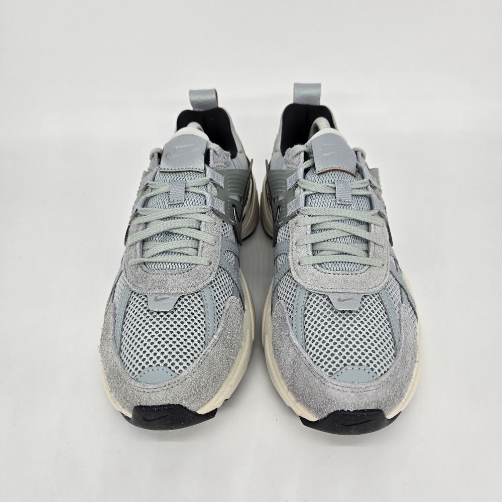 New Nike V2K Run Women's Shoes Size 10 - Picture 2 of 8